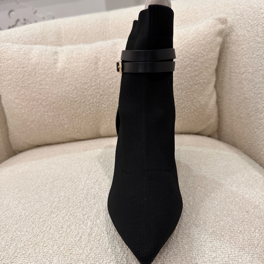 Chic Black Heeled Boots for Women